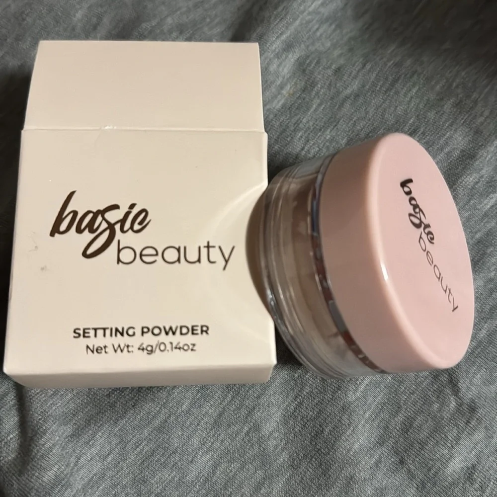 Basic Beauty Translucent Setting Powder - Picture 3 of 3